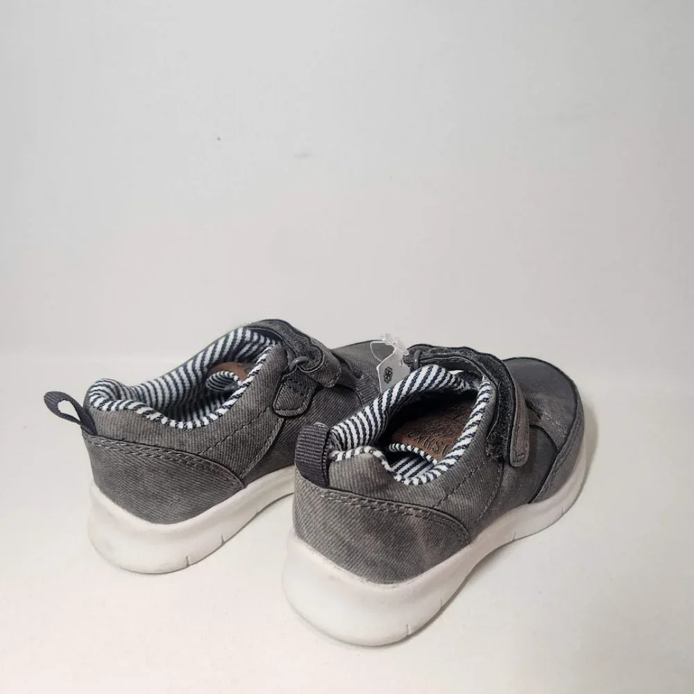 NEW OshKosh B'Gosh Size 7 Toddler Velcro Sneakers Shoes Gray White  NWT
